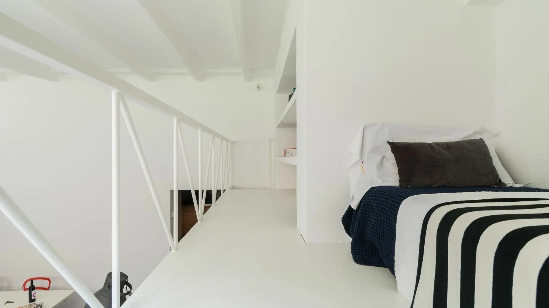 Bocconi Hintown House Apartment Milan Italy
